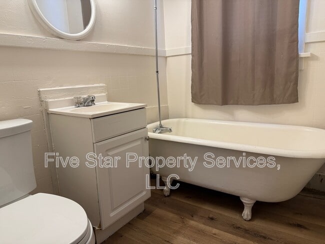 Building Photo - 1708 S Loveland Ave