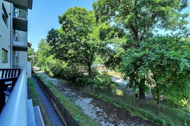 Building Photo - 1600 Barton Springs Rd