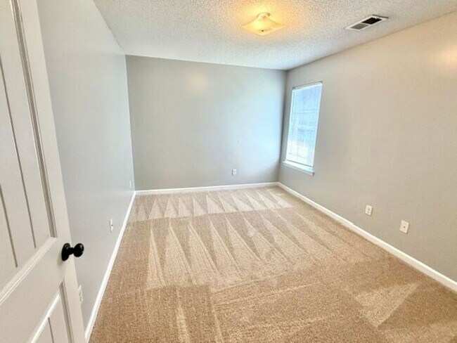 Building Photo - Cordova 3 Bedroom 2 Bath Home Available Now!
