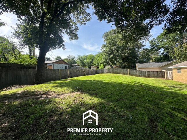Building Photo - Beautiful 3BR/2BA Bartlett Home | 1,608 Sq Ft, Fireplace & Fenced Yard with Covered Patio