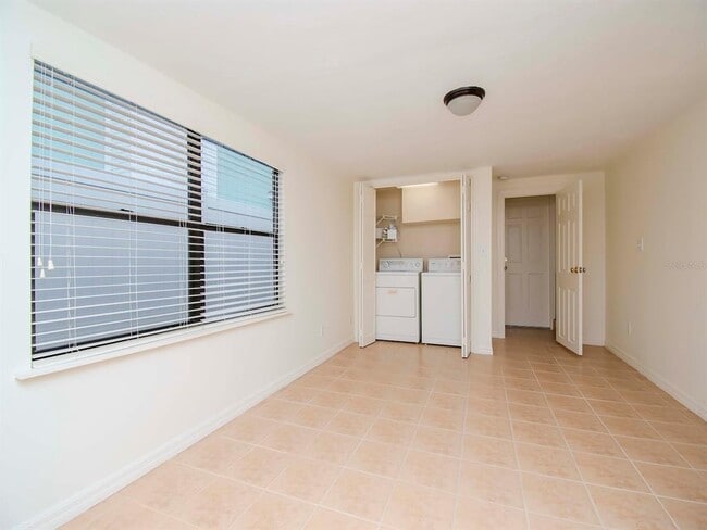 Building Photo - 2607 W Jetton Ave