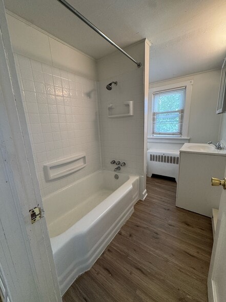 Building Photo - 1316 Maple Ave