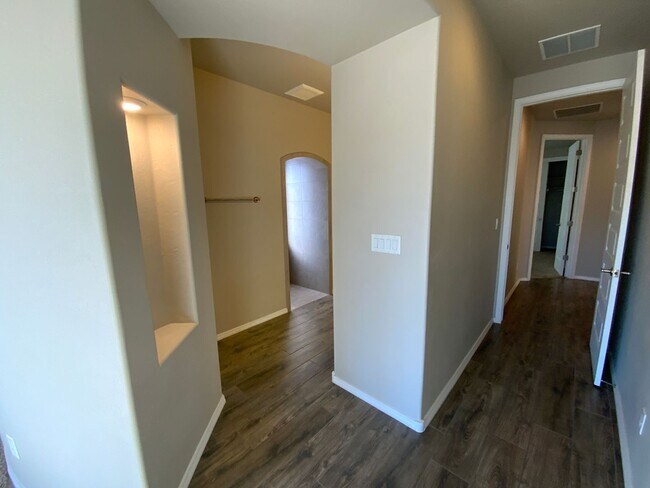 Building Photo - Recent Construction Luxury 4 Bedroom Home Available Near 528 / 550 in Rio Rancho!
