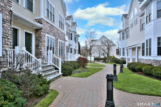 Building Photo - 39 Maple Tree Ave
