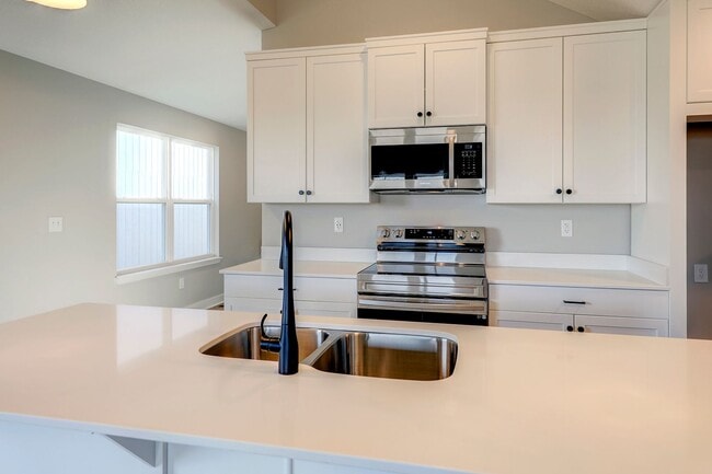 Building Photo - {18021} Southpointe Ranch + Finished Basem...