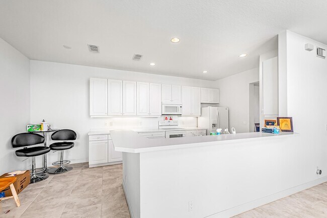 Building Photo - 10451 SW Academic Way
