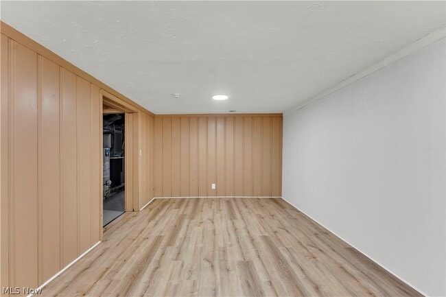 Building Photo - 13305 Shady Oak Blvd