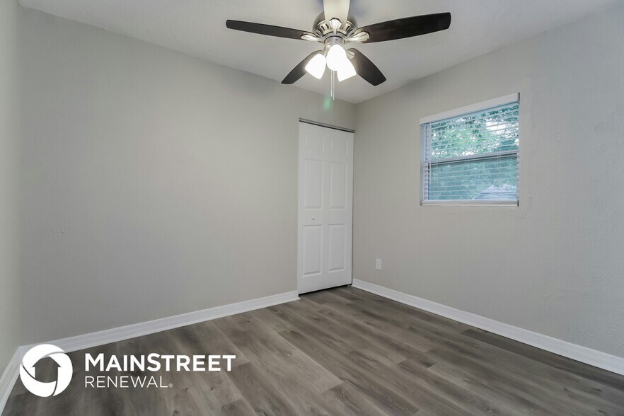 Building Photo - 865 Emerald Dr