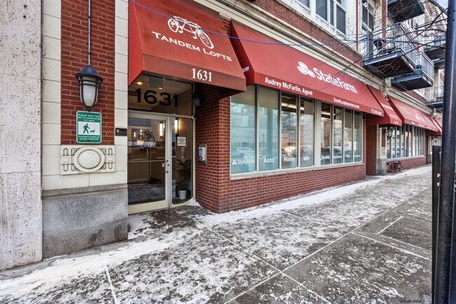 Building Photo - 1631 S Michigan Ave