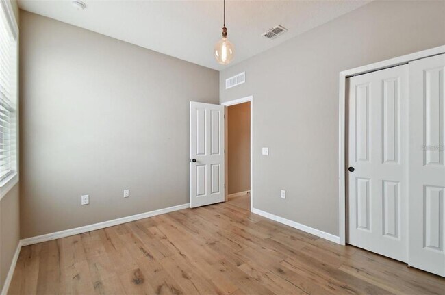 Building Photo - 10606 Laguna Plains Dr