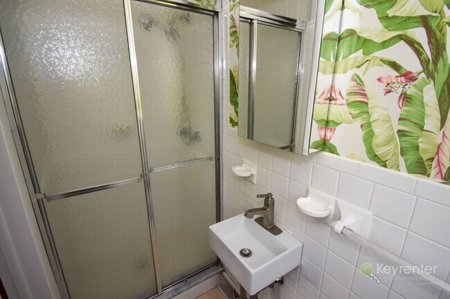 Building Photo - 981 Limekiln Rd