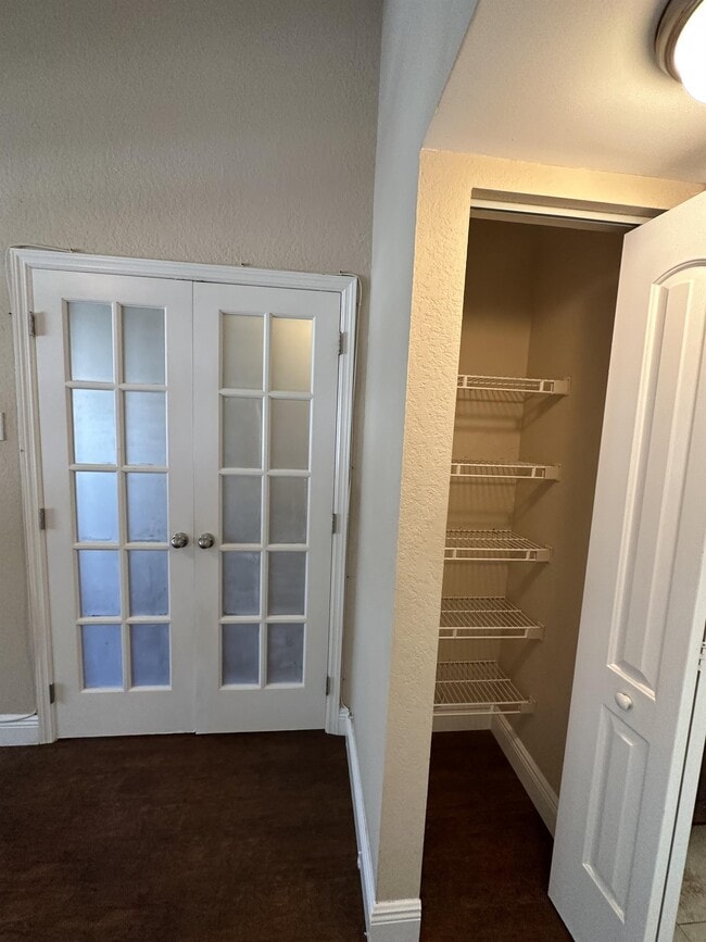 Building Photo - 2831 N Oakland Forest Dr