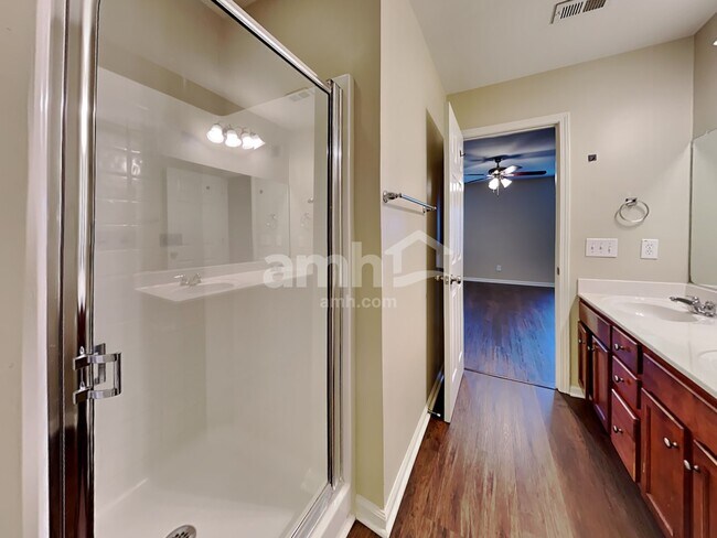 Building Photo - 3026 Crusades St