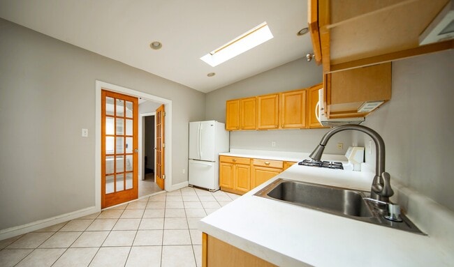 Building Photo - 112 Dawson St