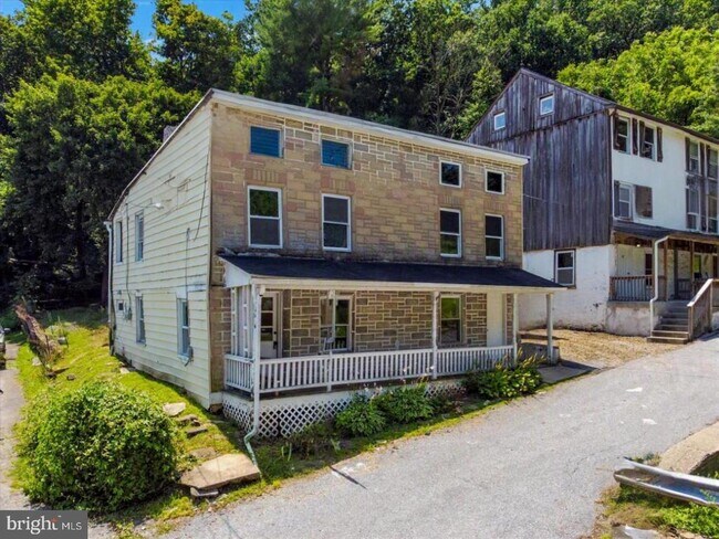 Building Photo - 60 Irish Ln
