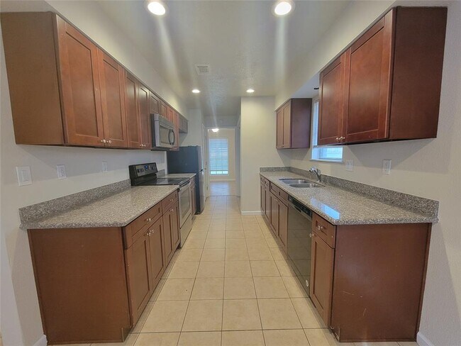 Building Photo - 16022 Blackhawk Blvd