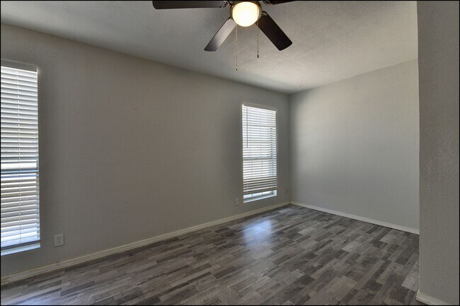 Building Photo - Pending