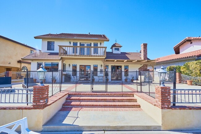 Building Photo - Spacious 3-Bedroom Lake House in Victorvil...