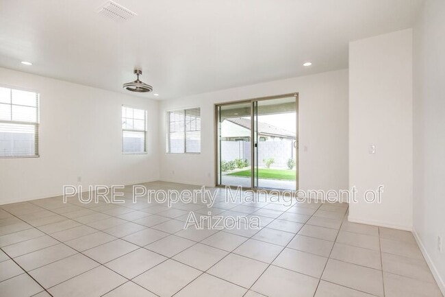 Building Photo - 3769 N 102nd Ave