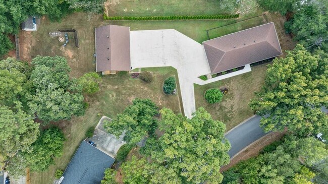 Building Photo - 390 Alpine Dr