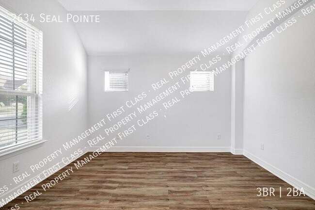 Building Photo - 2634 Seal Pointe