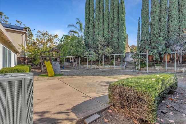 Building Photo - Bright 3 Bedroom Home with High Ceilings in Desirable San Jose Neighborhood