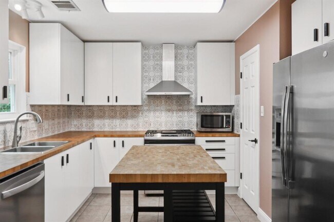 Building Photo - 11400 Fletcher Hall Ln