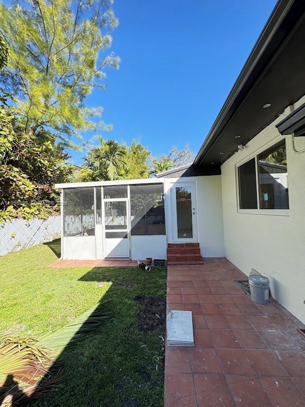 Building Photo - 811 NE 70th St