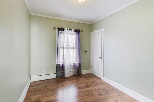 Building Photo - 620 Elgin Ave