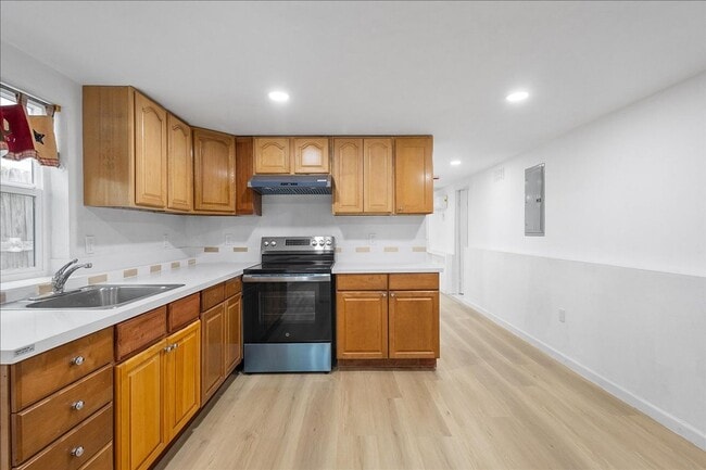 Building Photo - 2246 Encinal Ave