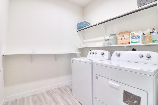 Building Photo - 4711 Torcello Fls Ln