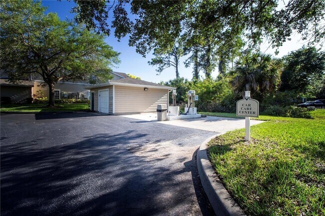 Building Photo - 8932 Manor Loop