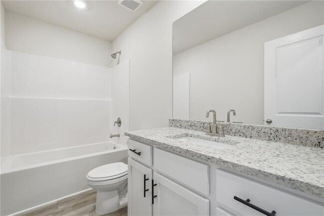 Building Photo - 3966 Oakwood Ter Ct