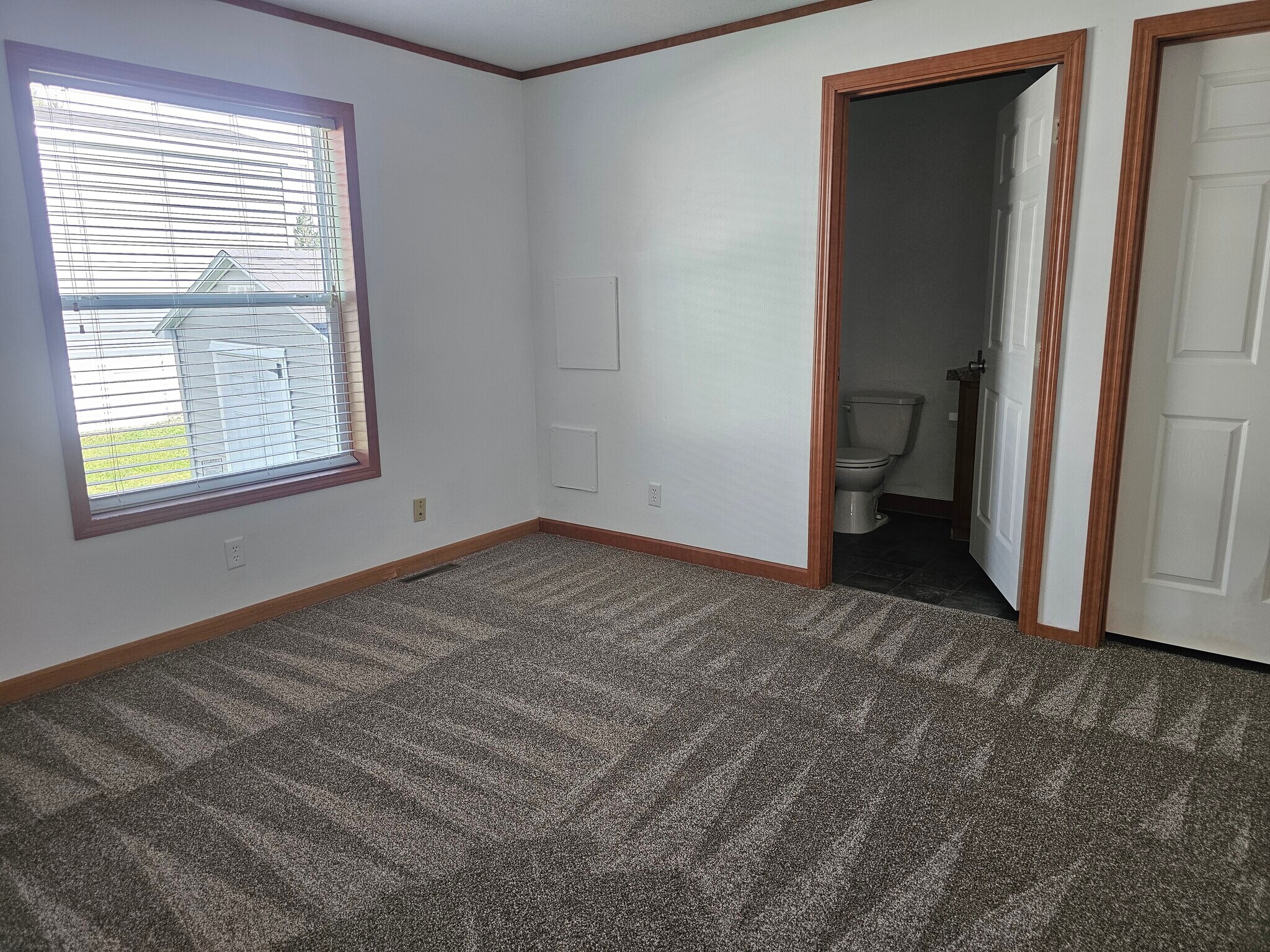 Building Photo - 2008 Heron Dr NW