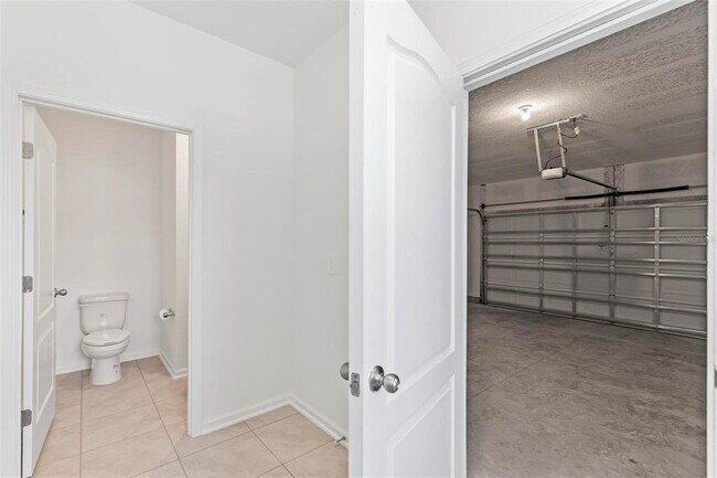 Building Photo - 516 Redbud Rd