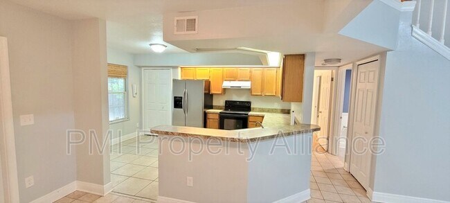 Building Photo - 2894 Donaldson Dr