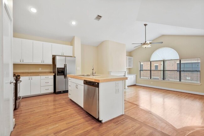 Building Photo - 3576 Link Valley Dr.