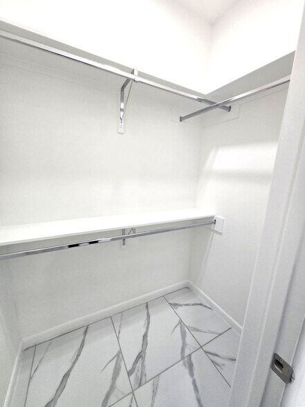 Building Photo - 3201 Magdalena St