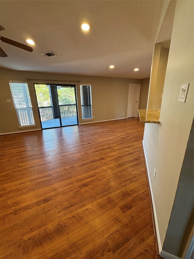 Building Photo - 12755 Mill Ridge Dr