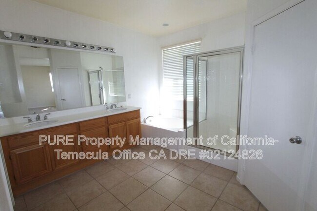 Building Photo - 40269 Miklich Dr