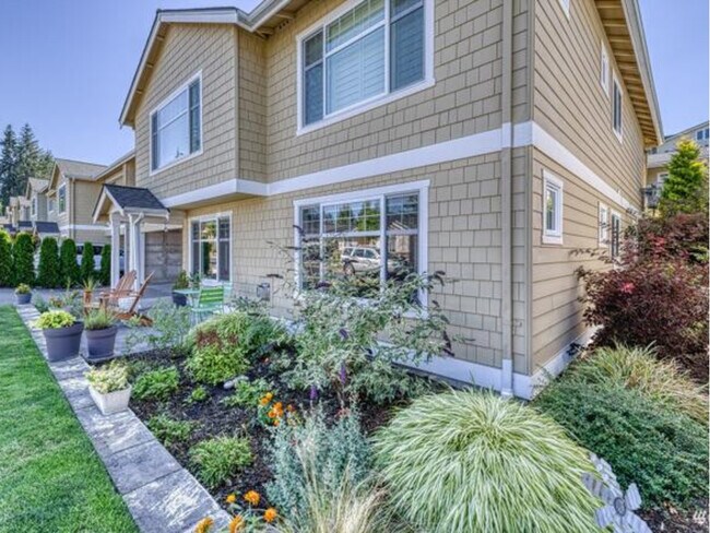 Building Photo - 6554 Hunt Highlands Loop