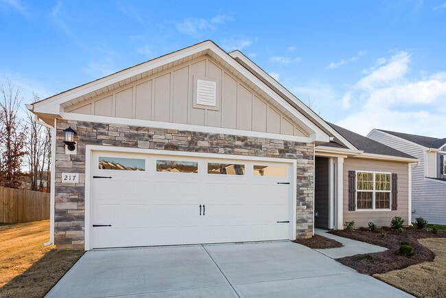 Building Photo - 217 Colonial Reserve Ave