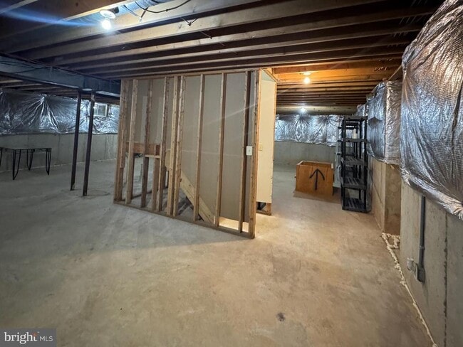 Building Photo - 11000 Farmview Way