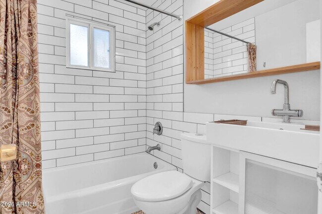 Building Photo - 821 N 3rd St