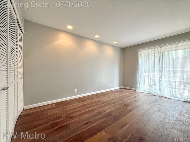 Building Photo - 799 Emmons Ave