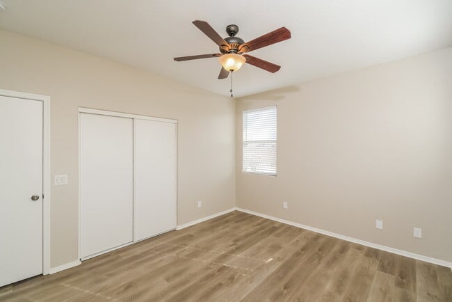 Building Photo - 10498 E Aster Ln