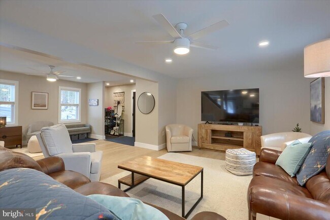 Building Photo - 1365 Roundtop Rd