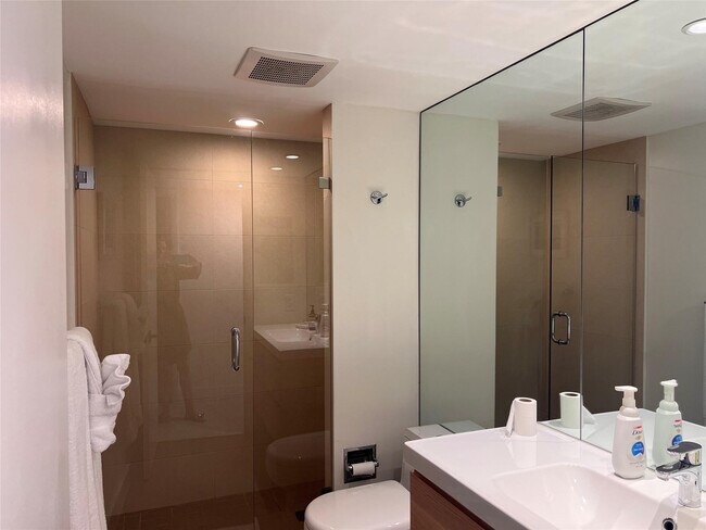 Building Photo - 4900 N Ocean Blvd