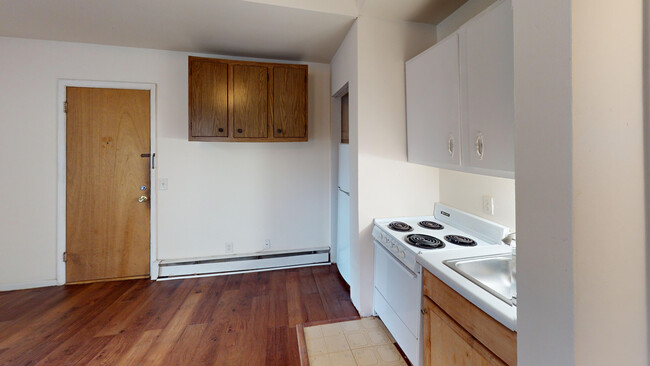 115-A-Studio-Kitchen - 115 East Gilman