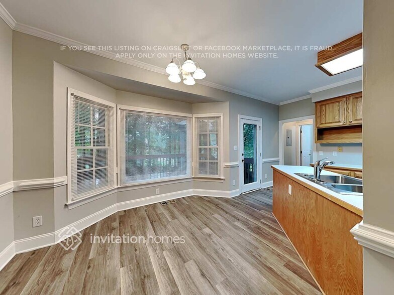 Building Photo - 604 Birkdale Dr